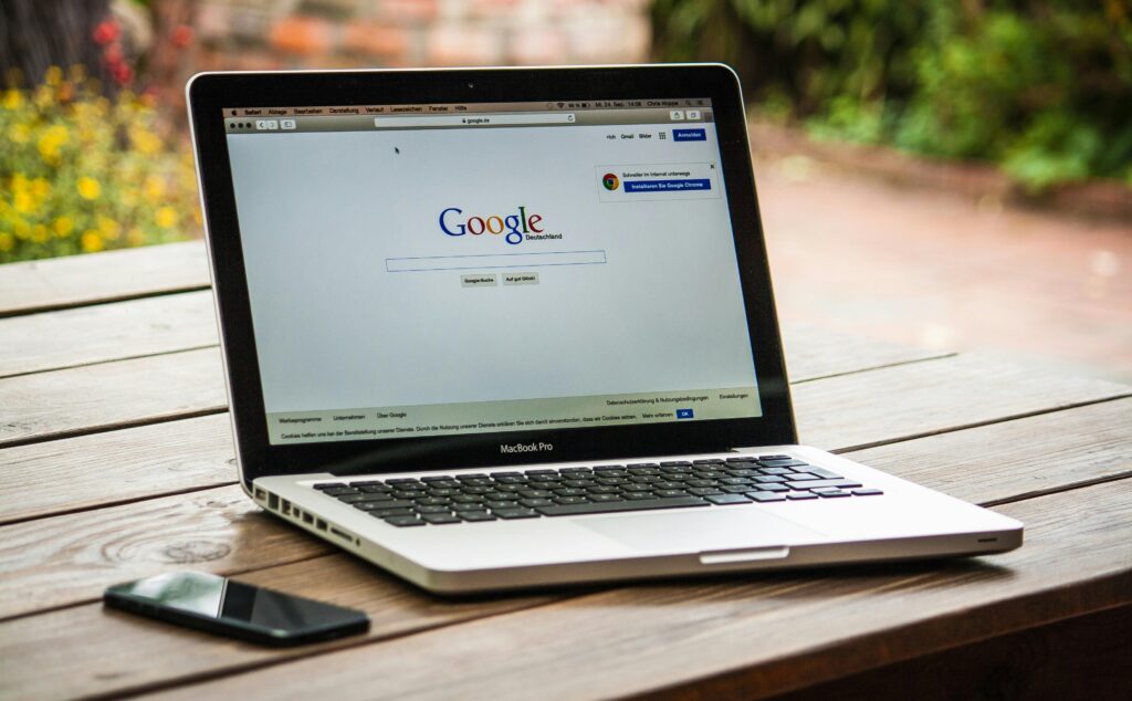 Social Bookmarking Simplifies Information Management